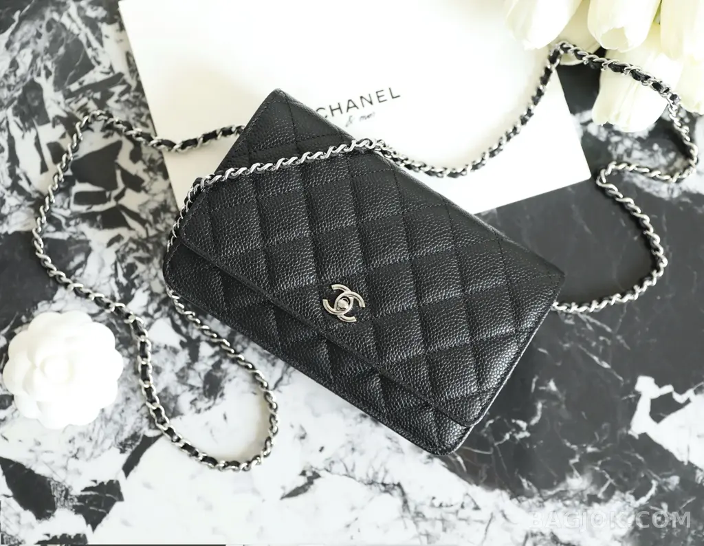 샤넬 Chanel 클래식 턴락 WOC 캐비어 상세 이미지