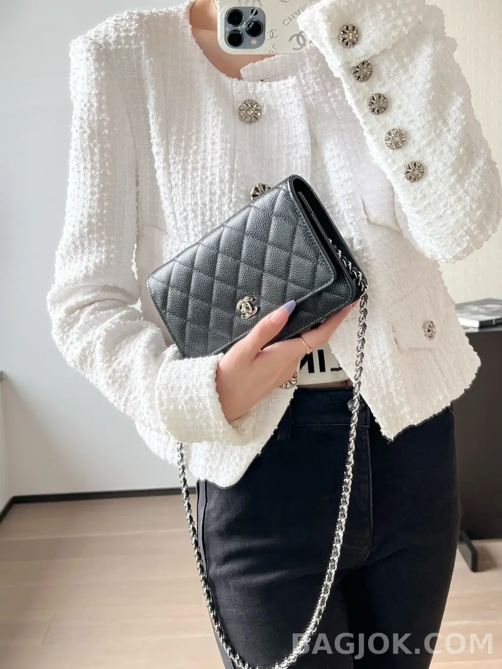 샤넬 Chanel 클래식 턴락 WOC 캐비어 상세 이미지