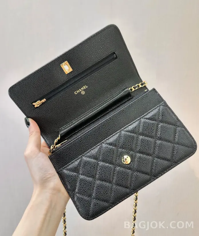 샤넬 Chanel 클래식 턴락 WOC 캐비어 상세 이미지