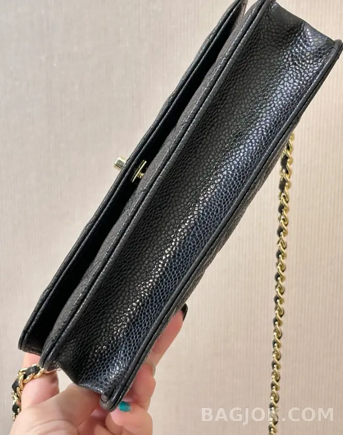 샤넬 Chanel 클래식 턴락 WOC 캐비어 상세 이미지