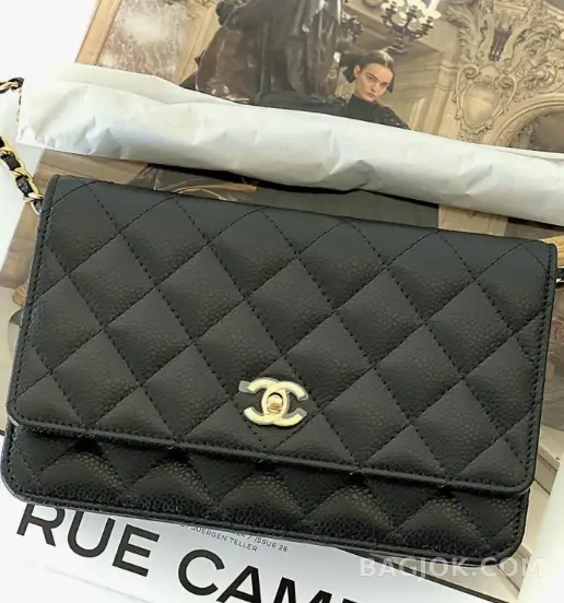 샤넬 Chanel 클래식 턴락 WOC 캐비어 상세 이미지
