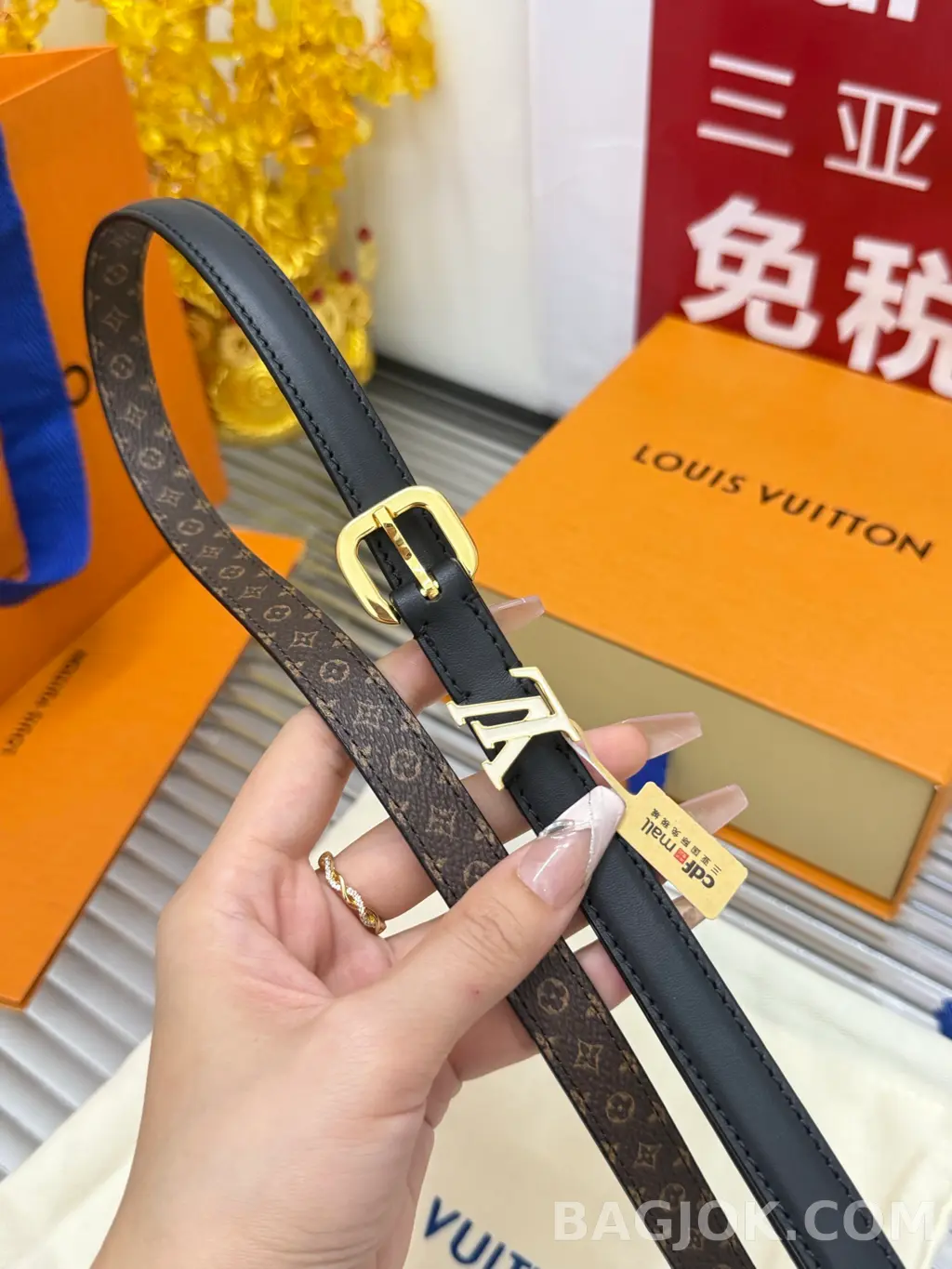 루이비통 루이비통 프리티 LV 15mm 리버서블 벨트 상세 이미지