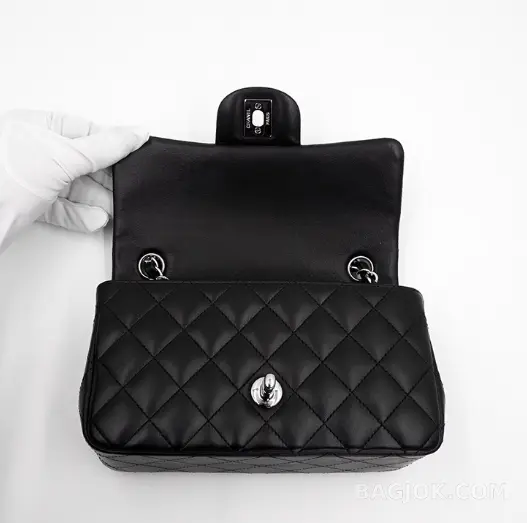 샤넬 Chanel 클래식 플랩백 뉴미니 램스킨 ver.1 상세 이미지