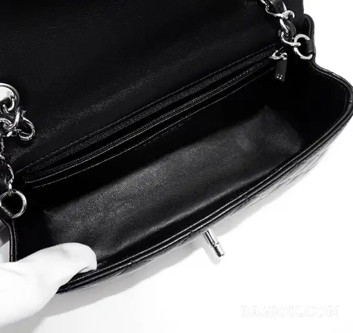 샤넬 Chanel 클래식 플랩백 뉴미니 램스킨 ver.1 상세 이미지