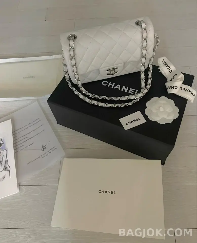 샤넬 Chanel 클래식 플랩백 뉴미니 램스킨 ver.3 상세 이미지