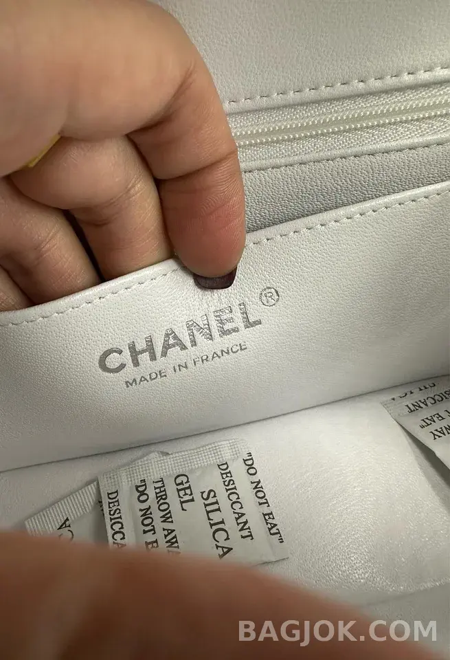 샤넬 Chanel 클래식 플랩백 뉴미니 램스킨 ver.3 상세 이미지