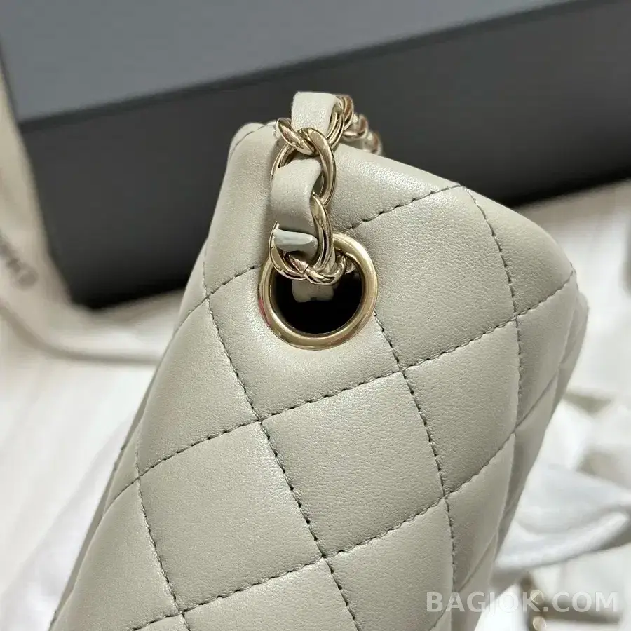 샤넬 Chanel 클래식 플랩백 뉴미니 램스킨 ver.3 상세 이미지