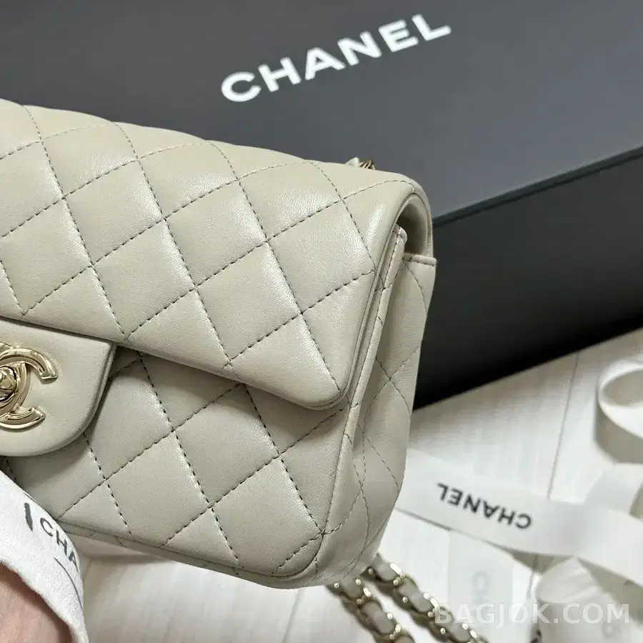 샤넬 Chanel 클래식 플랩백 뉴미니 램스킨 ver.3 상세 이미지