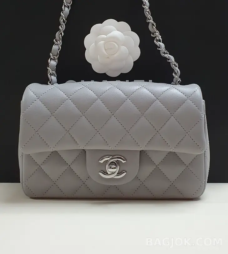 샤넬 Chanel 클래식 플랩백 뉴미니 램스킨 ver.3 상세 이미지