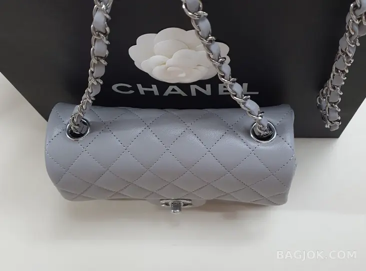샤넬 Chanel 클래식 플랩백 뉴미니 램스킨 ver.3 상세 이미지