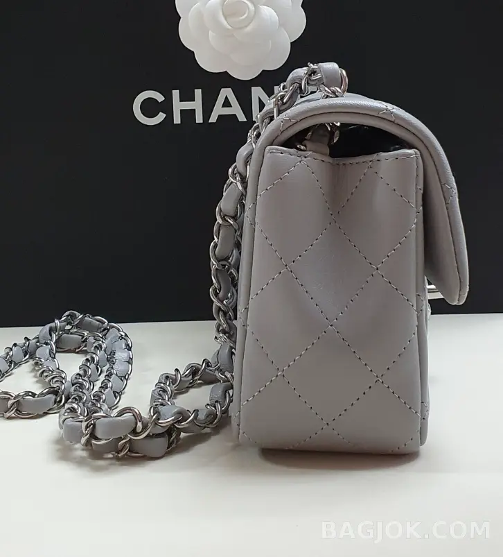 샤넬 Chanel 클래식 플랩백 뉴미니 램스킨 ver.3 상세 이미지