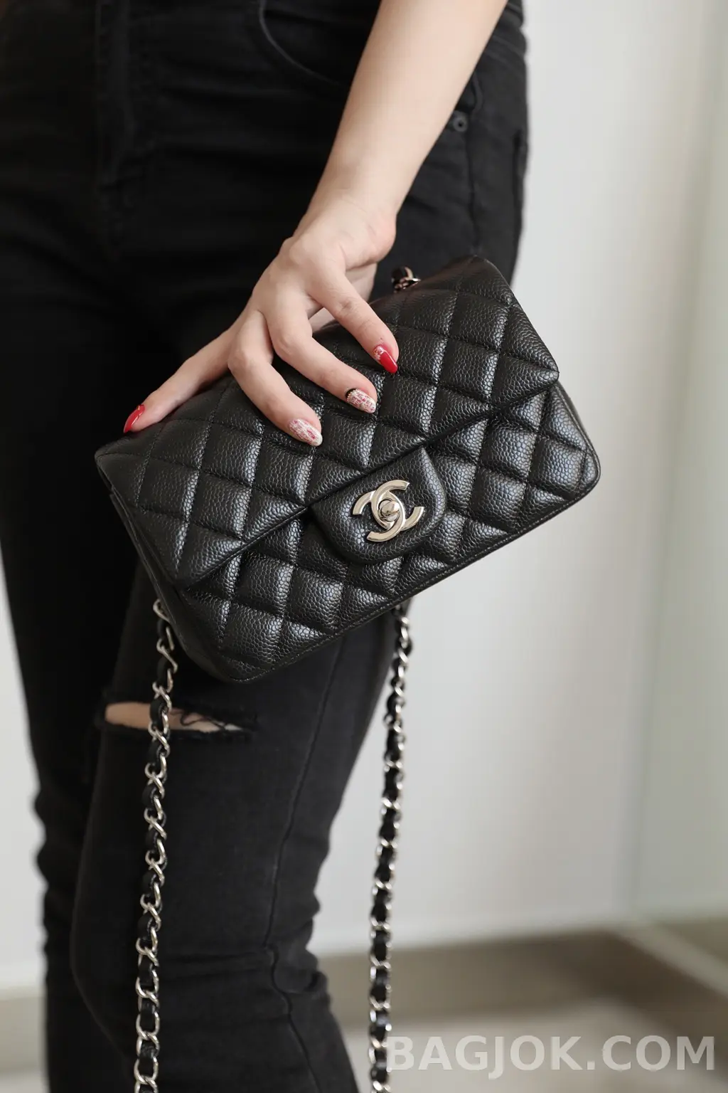 샤넬 Chanel 클래식 플랩백 뉴미니 캐비어 상세 이미지