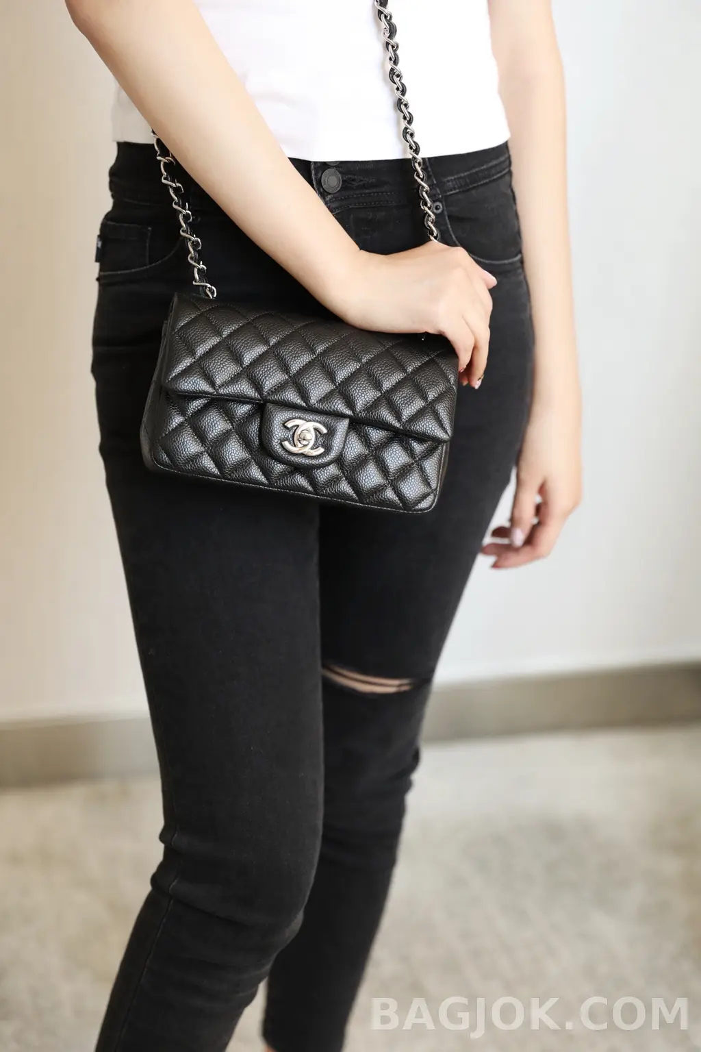샤넬 Chanel 클래식 플랩백 뉴미니 캐비어 상세 이미지