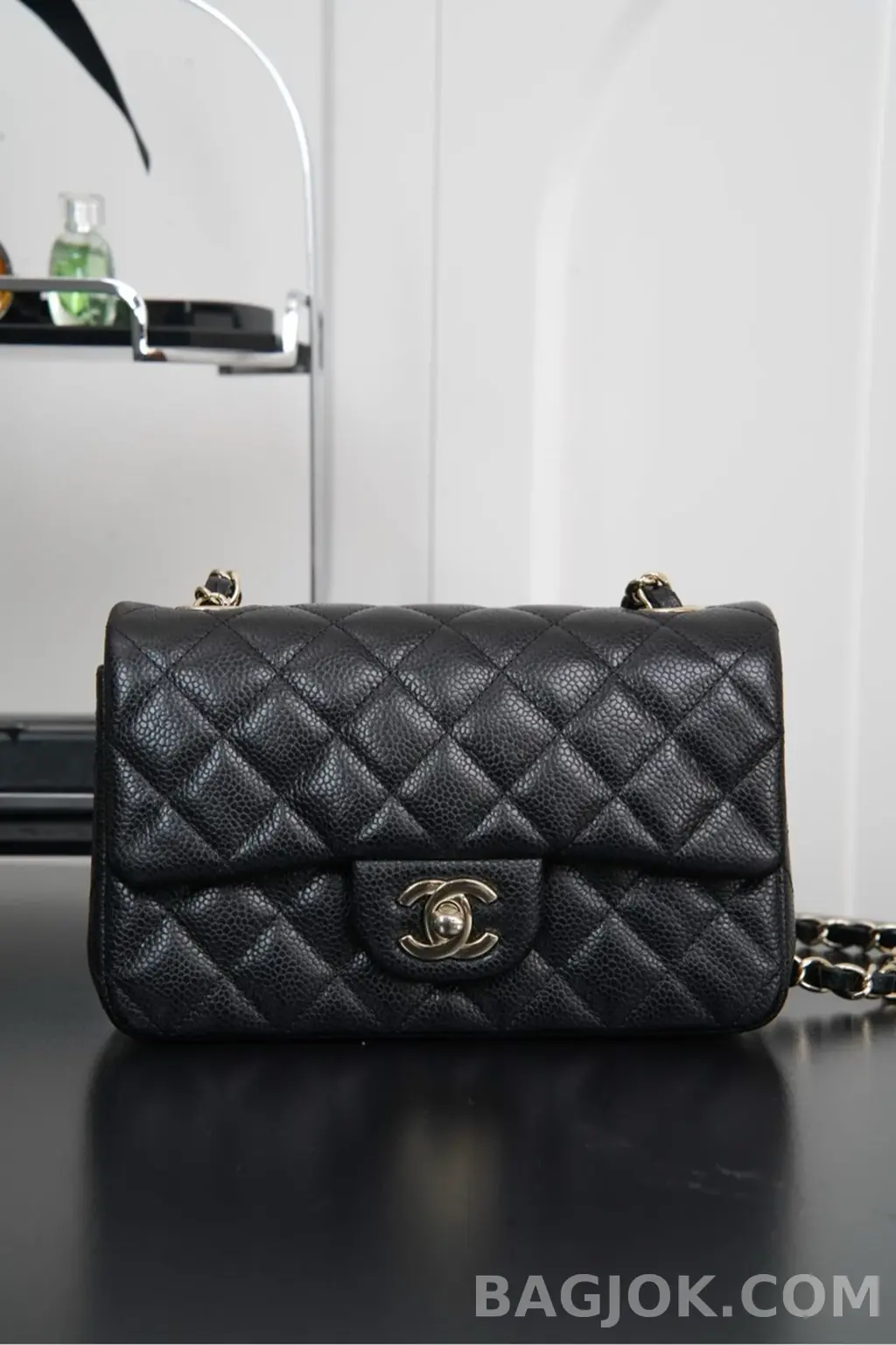 샤넬 Chanel 클래식 플랩백 뉴미니 캐비어 상세 이미지