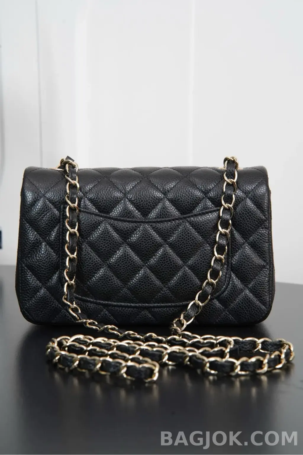 샤넬 Chanel 클래식 플랩백 뉴미니 캐비어 상세 이미지
