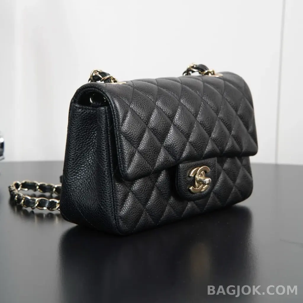 샤넬 Chanel 클래식 플랩백 뉴미니 캐비어 상세 이미지