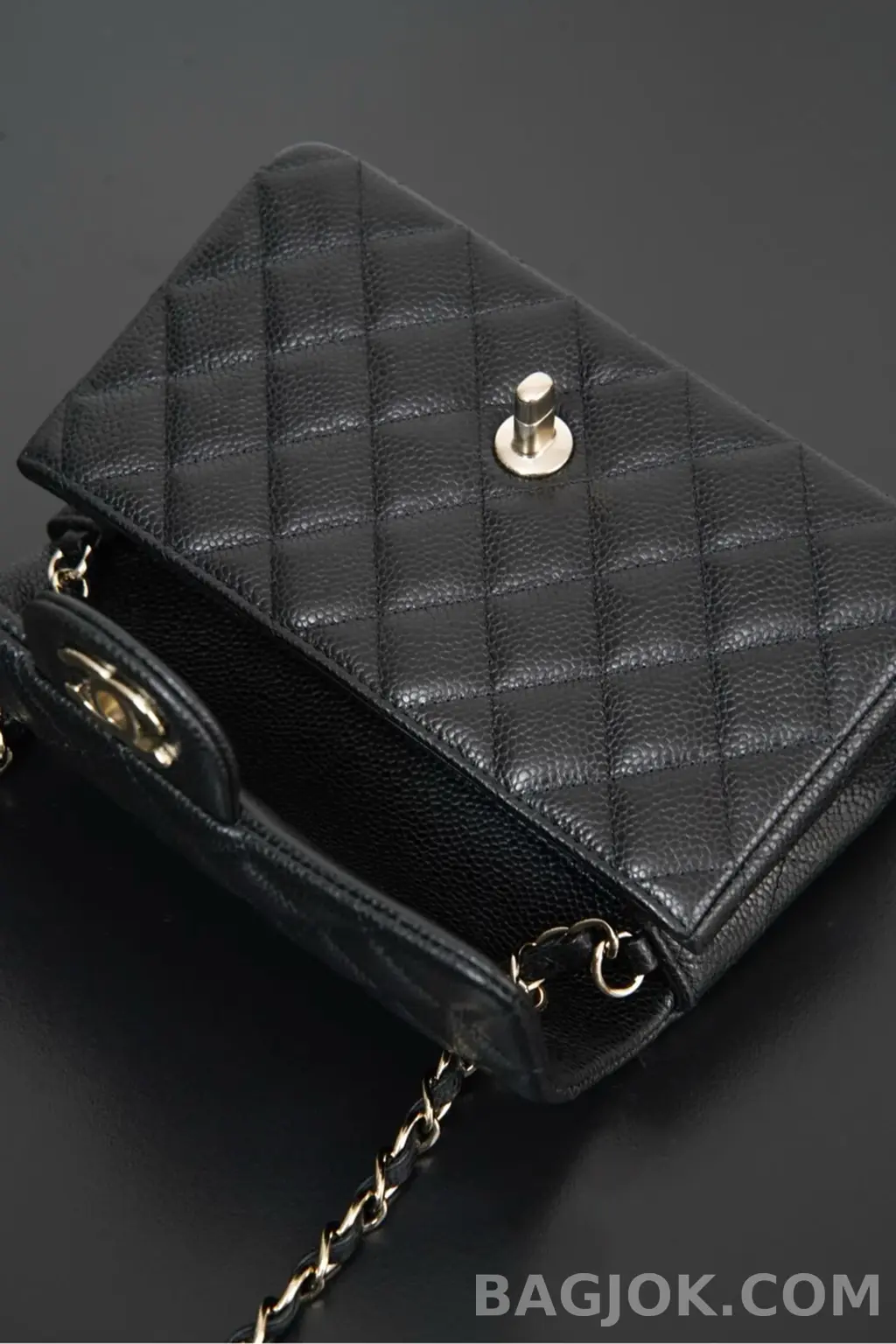 샤넬 Chanel 클래식 플랩백 뉴미니 캐비어 상세 이미지