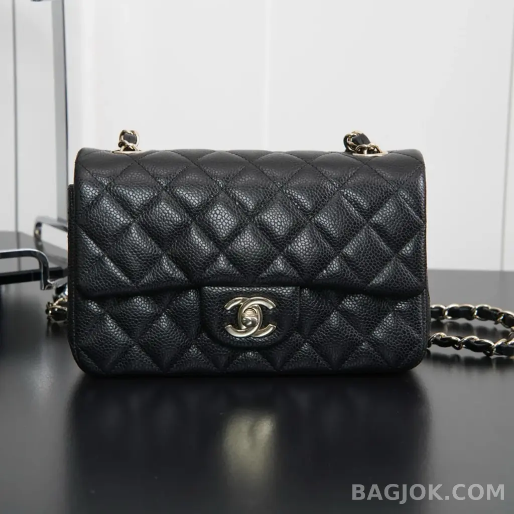 샤넬 Chanel 클래식 플랩백 뉴미니 캐비어 상세 이미지
