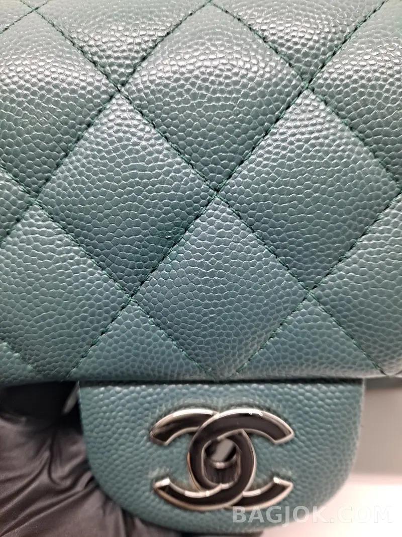 샤넬 Chanel 클래식 플랩백 뉴미니 캐비어 상세 이미지