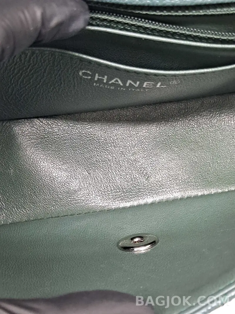 샤넬 Chanel 클래식 플랩백 뉴미니 캐비어 상세 이미지