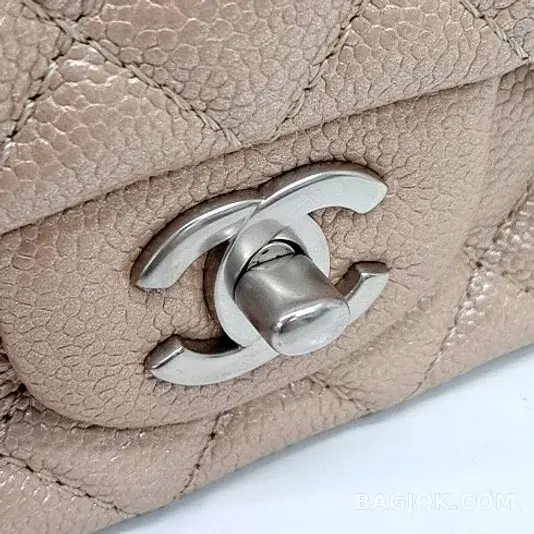 샤넬 Chanel 클래식 플랩백 뉴미니 캐비어 상세 이미지