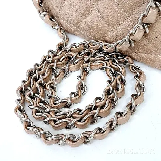 샤넬 Chanel 클래식 플랩백 뉴미니 캐비어 상세 이미지
