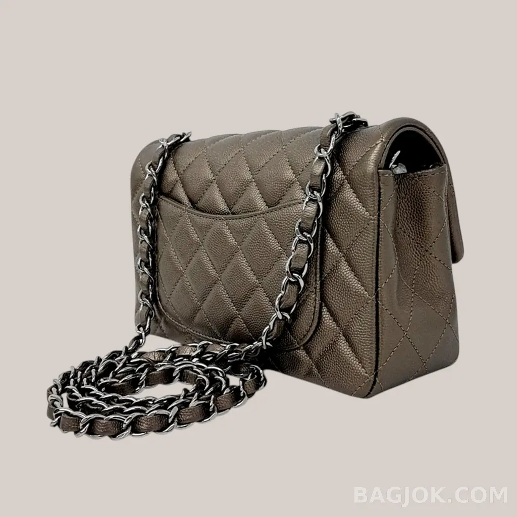 샤넬 Chanel 클래식 플랩백 뉴미니 캐비어 상세 이미지