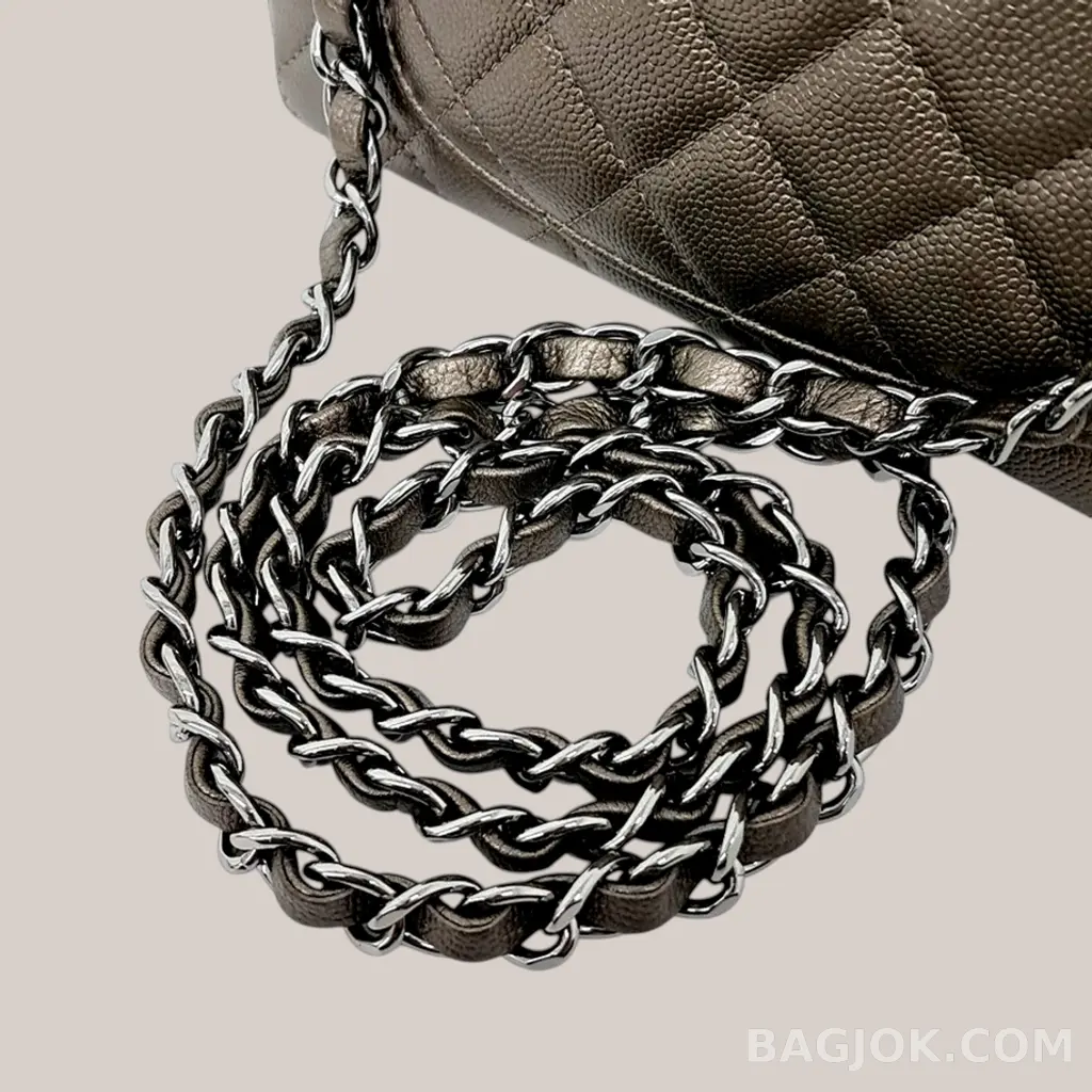 샤넬 Chanel 클래식 플랩백 뉴미니 캐비어 상세 이미지