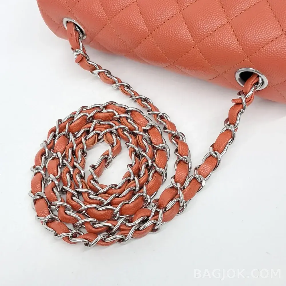 샤넬 Chanel 클래식 플랩백 뉴미니 캐비어 상세 이미지