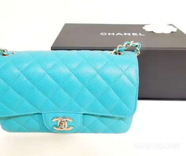 샤넬 Chanel 클래식 플랩백 뉴미니 캐비어 상세 이미지