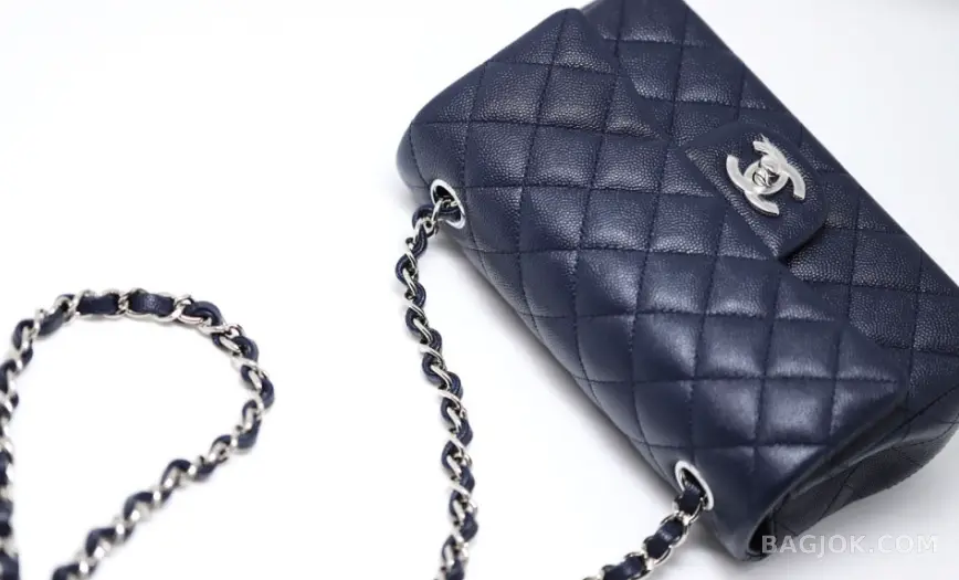 샤넬 Chanel 클래식 플랩백 뉴미니 캐비어 상세 이미지