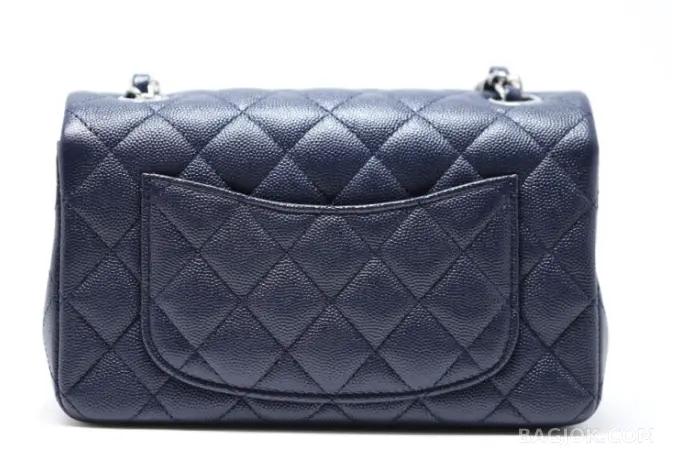 샤넬 Chanel 클래식 플랩백 뉴미니 캐비어 상세 이미지