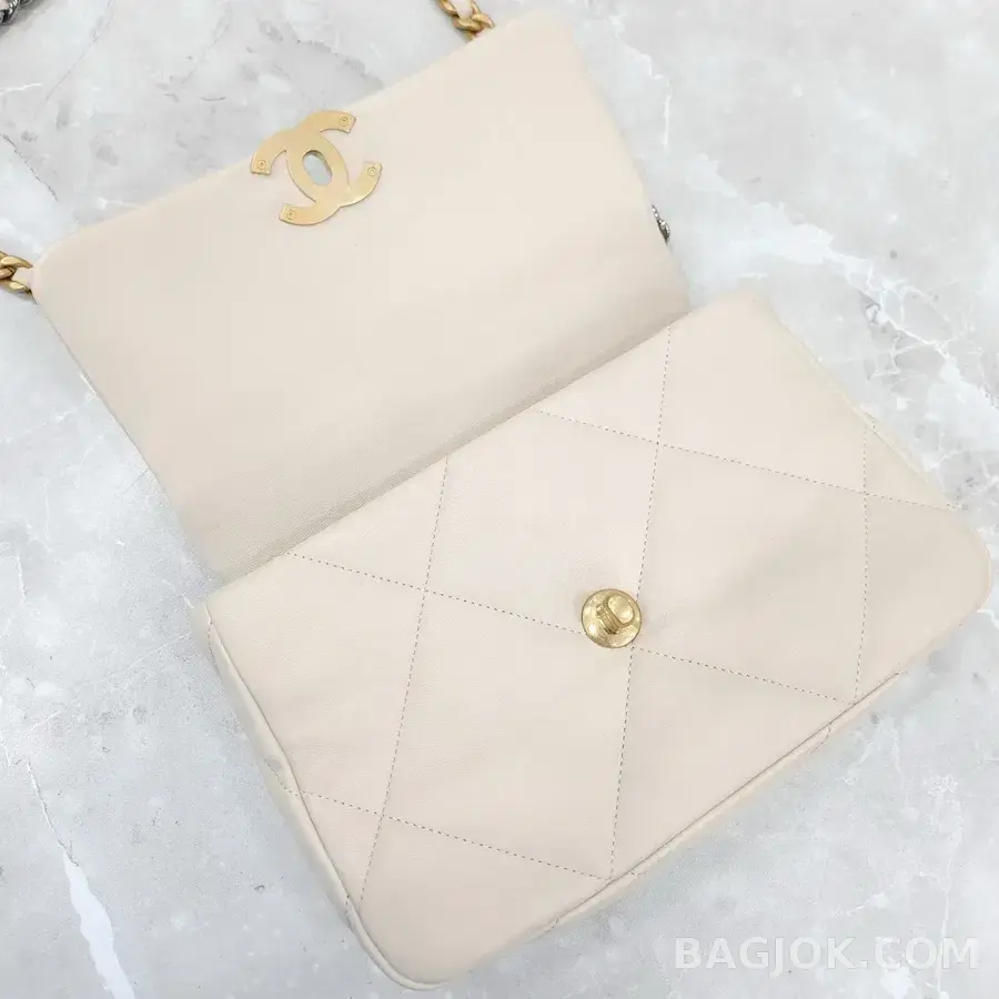 샤넬 Chanel 19백 미디움 ver.1 상세 이미지