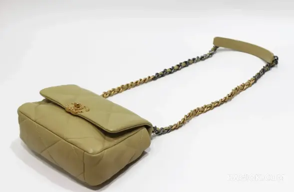 샤넬 Chanel 19백 미디움 ver.2 상세 이미지