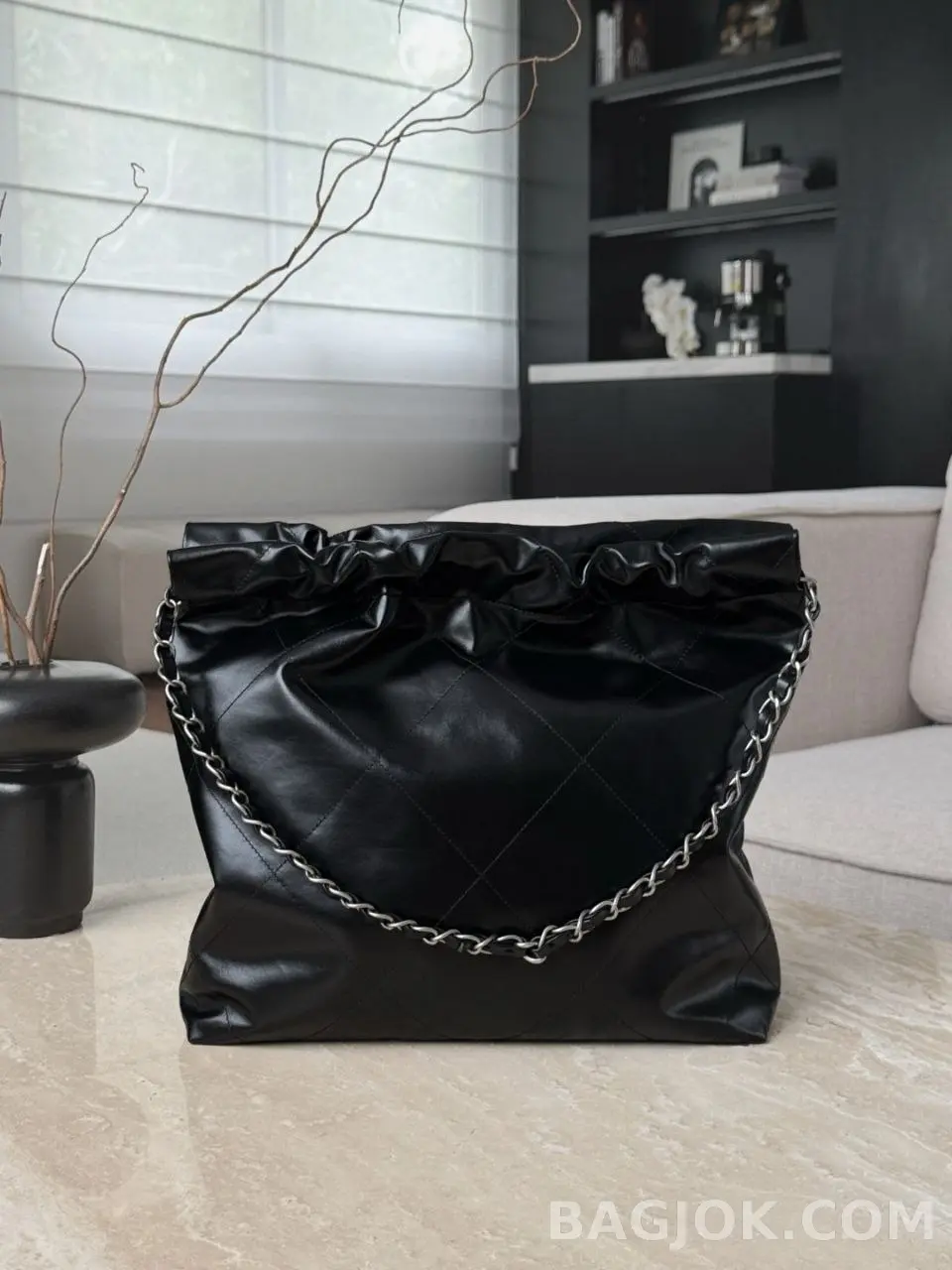 샤넬 Chanel 22백 스몰 카프스킨 상세 이미지