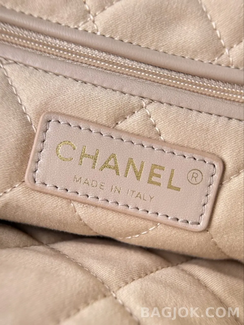 샤넬 Chanel 22백 스몰 카프스킨 상세 이미지