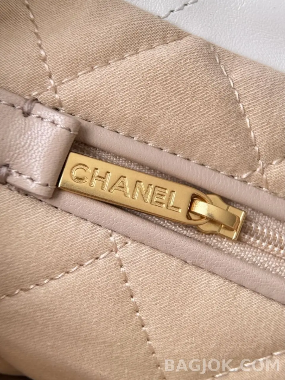 샤넬 Chanel 22백 스몰 카프스킨 상세 이미지