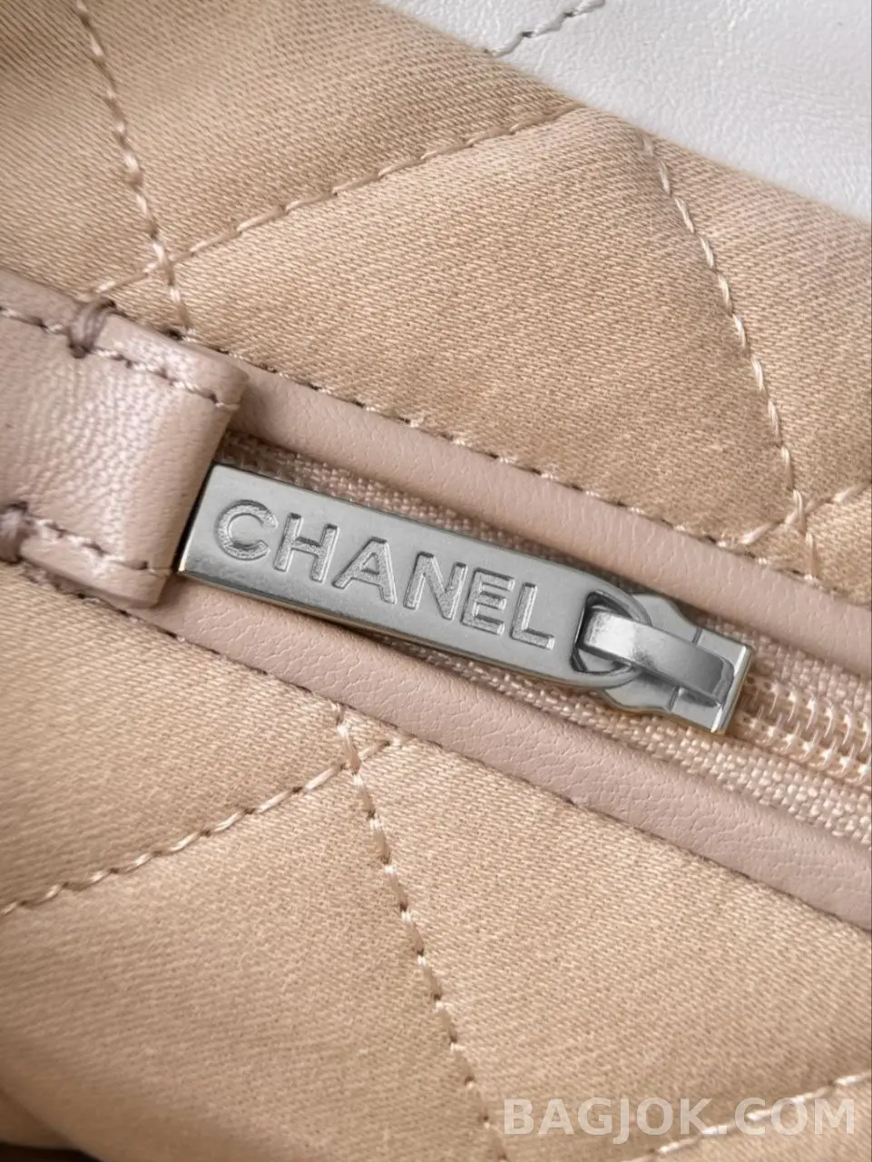 샤넬 Chanel 22백 스몰 카프스킨 상세 이미지