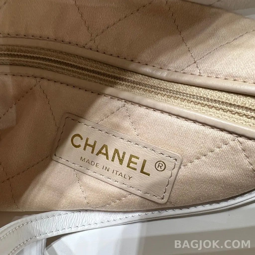 샤넬 Chanel 22백 스몰 카프스킨 상세 이미지