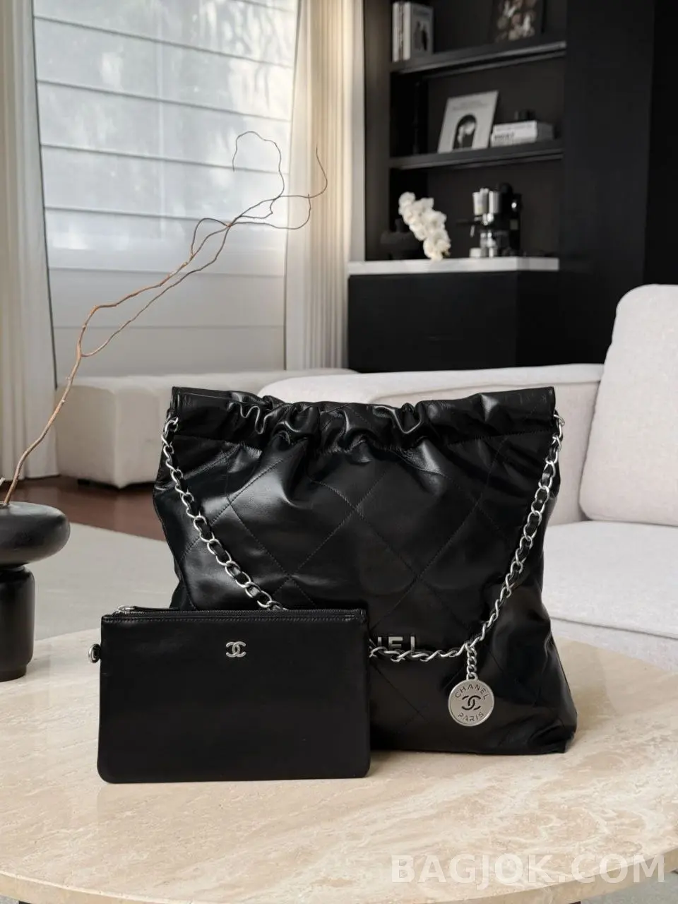 샤넬 Chanel 22백 미디움 카프스킨 상세 이미지