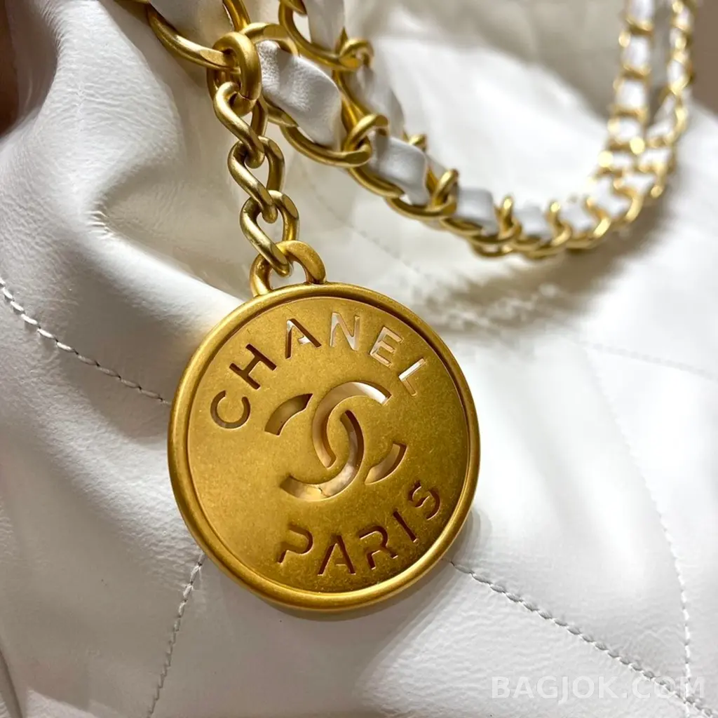 샤넬 Chanel 22백 미디움 카프스킨 상세 이미지