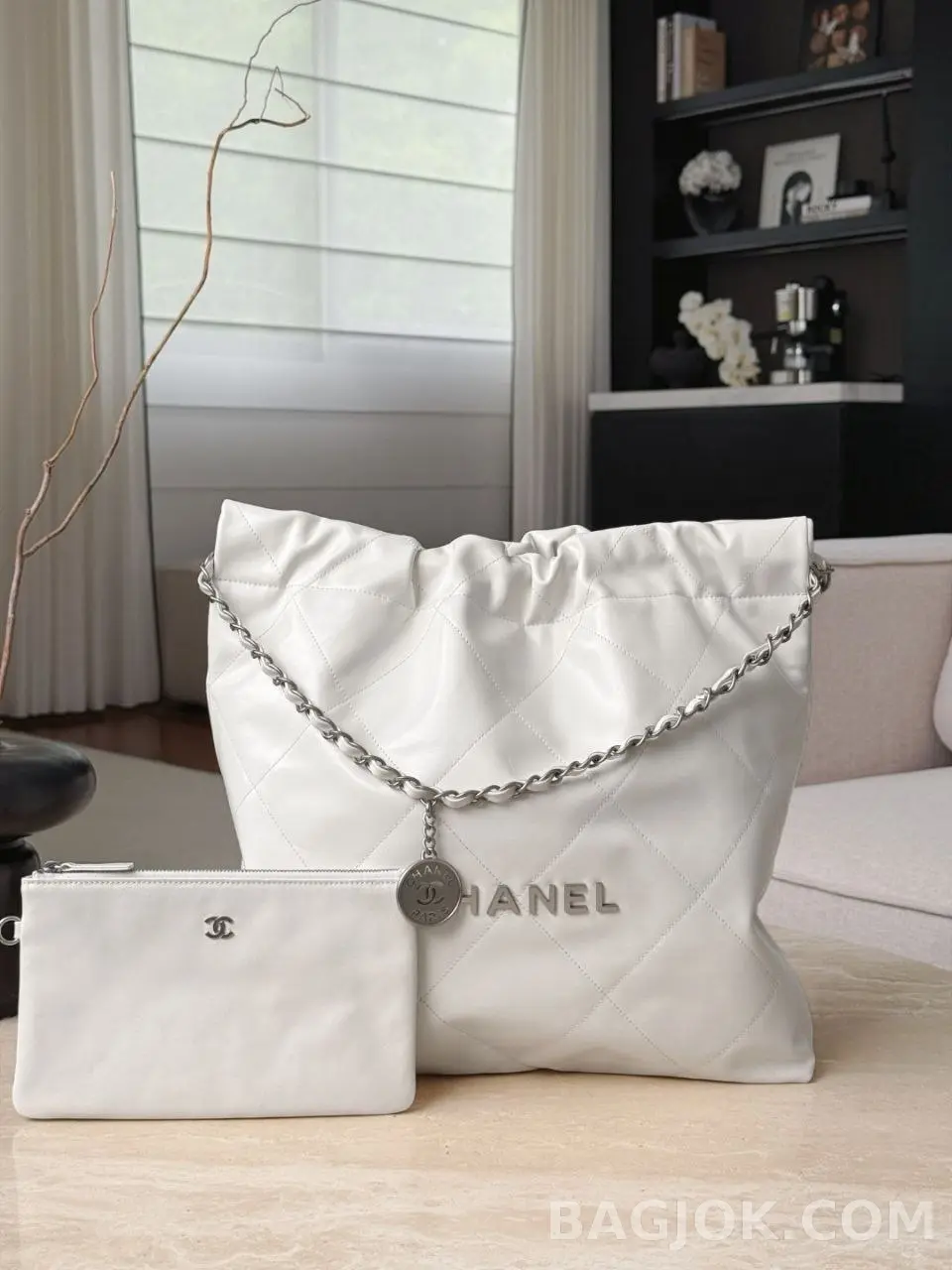 샤넬 Chanel 22백 미디움 카프스킨 상세 이미지