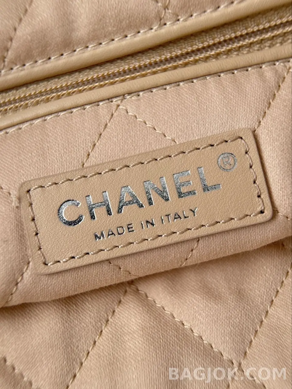 샤넬 Chanel 22백 미디움 카프스킨 상세 이미지
