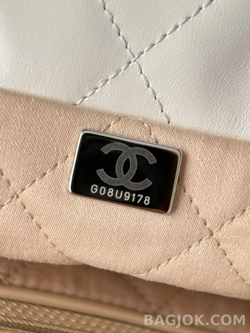 샤넬 Chanel 22백 미디움 카프스킨 상세 이미지