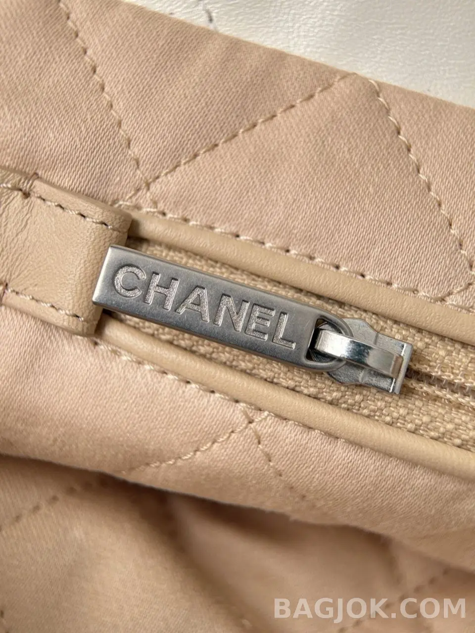 샤넬 Chanel 22백 미디움 카프스킨 상세 이미지