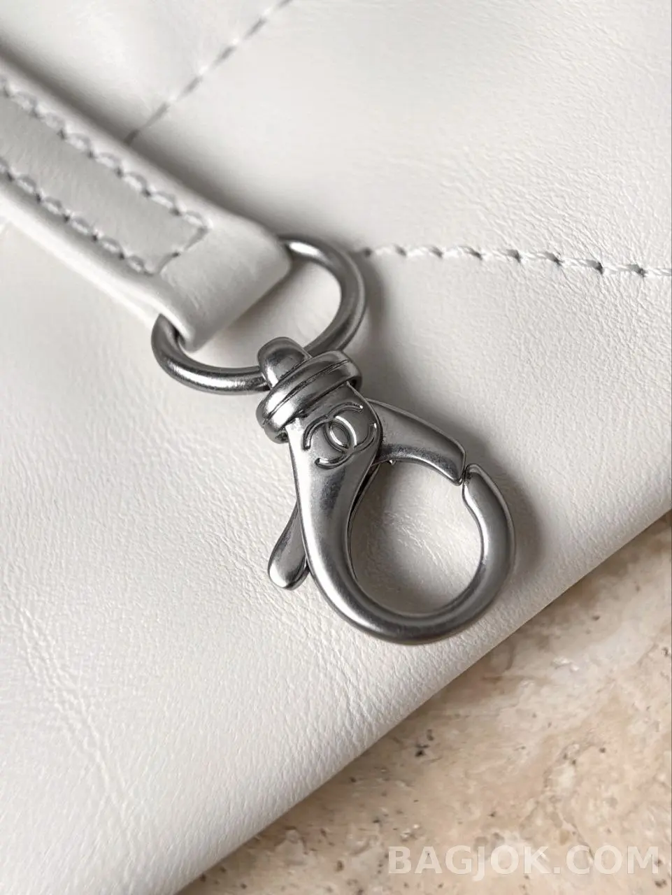 샤넬 Chanel 22백 미디움 카프스킨 상세 이미지