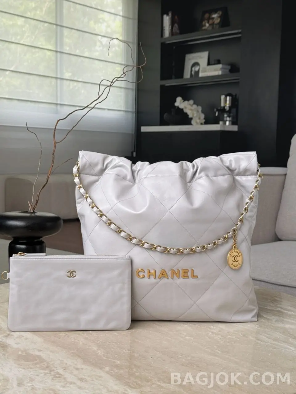 샤넬 Chanel 22백 미디움 카프스킨 상세 이미지