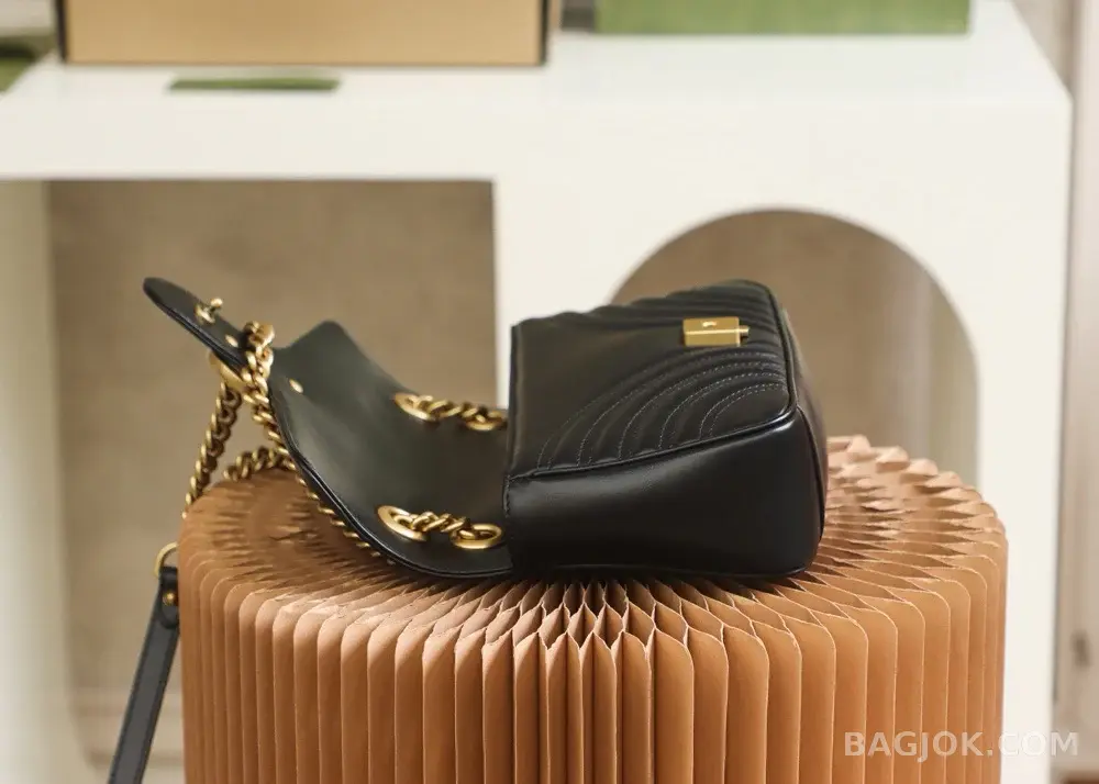 구찌 Gucci 마몬트 마틀라세 스몰 숄더백 상세 이미지