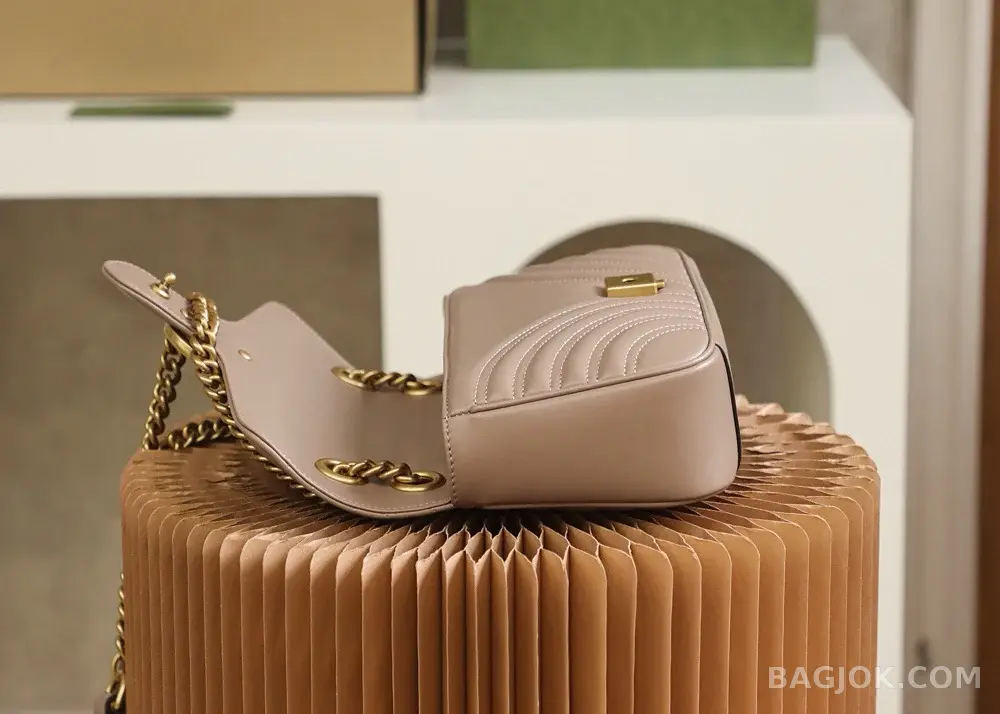 구찌 Gucci 마몬트 마틀라세 스몰 숄더백 상세 이미지
