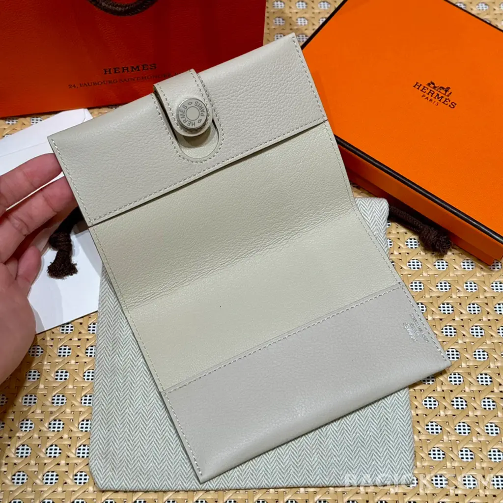에르메스 Hermes RMS 여권 지갑 에버컬러 상세 이미지